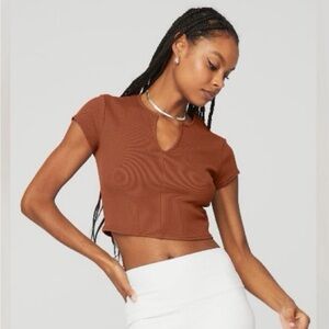Alo Yoga ribbed savvy short sleeve tee/top